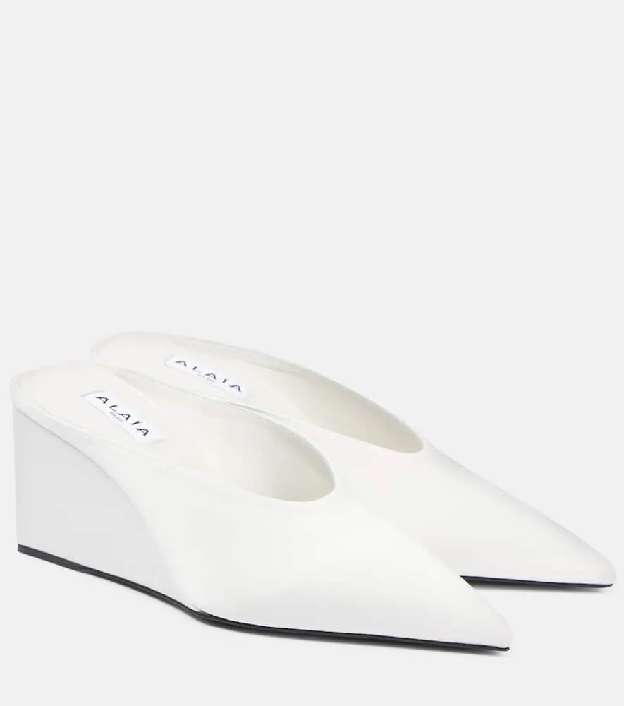Alaia Cube Pointy 75 satin wedges