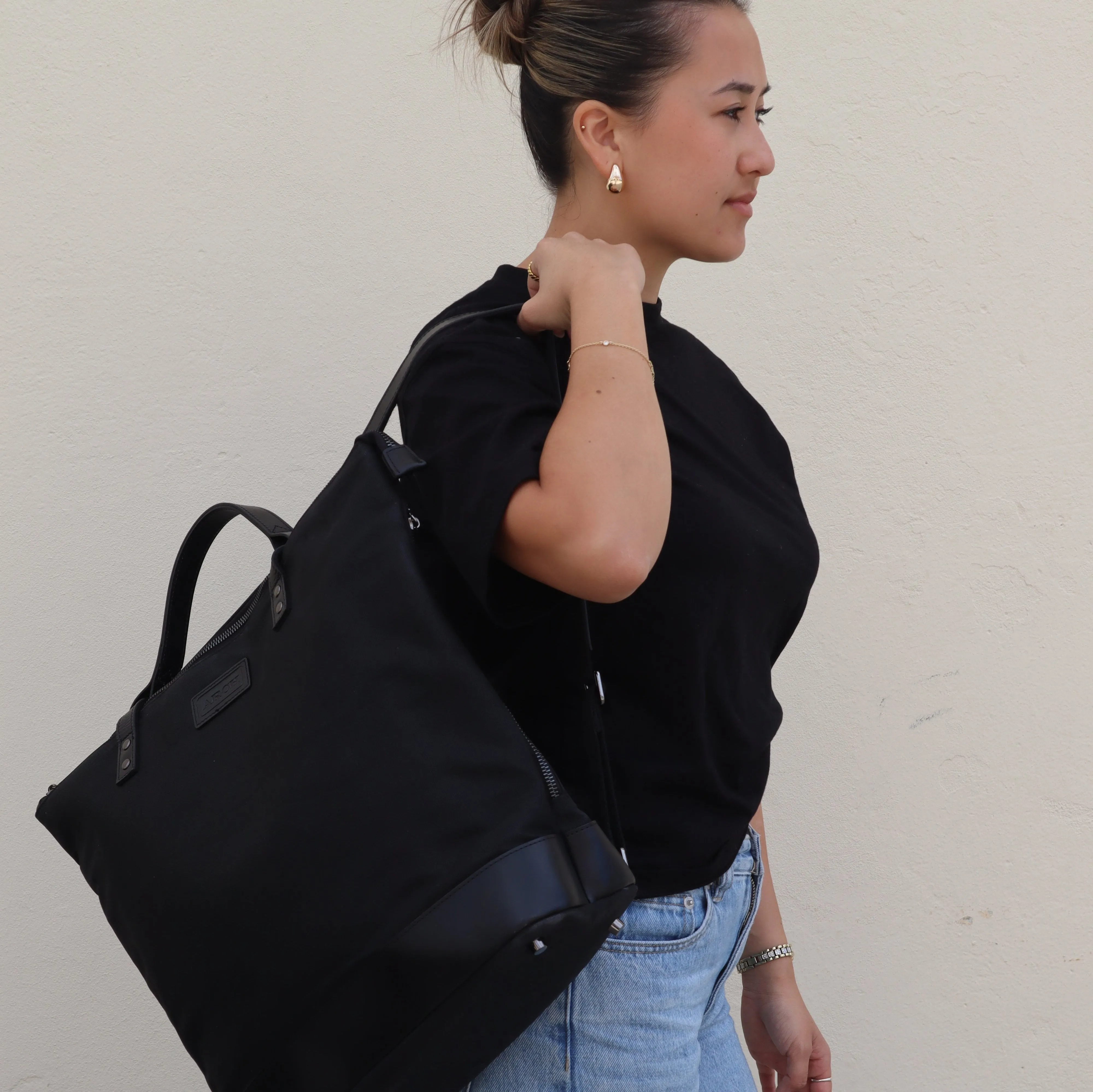 ARCH Ultimate Multitasker - LUXE Black