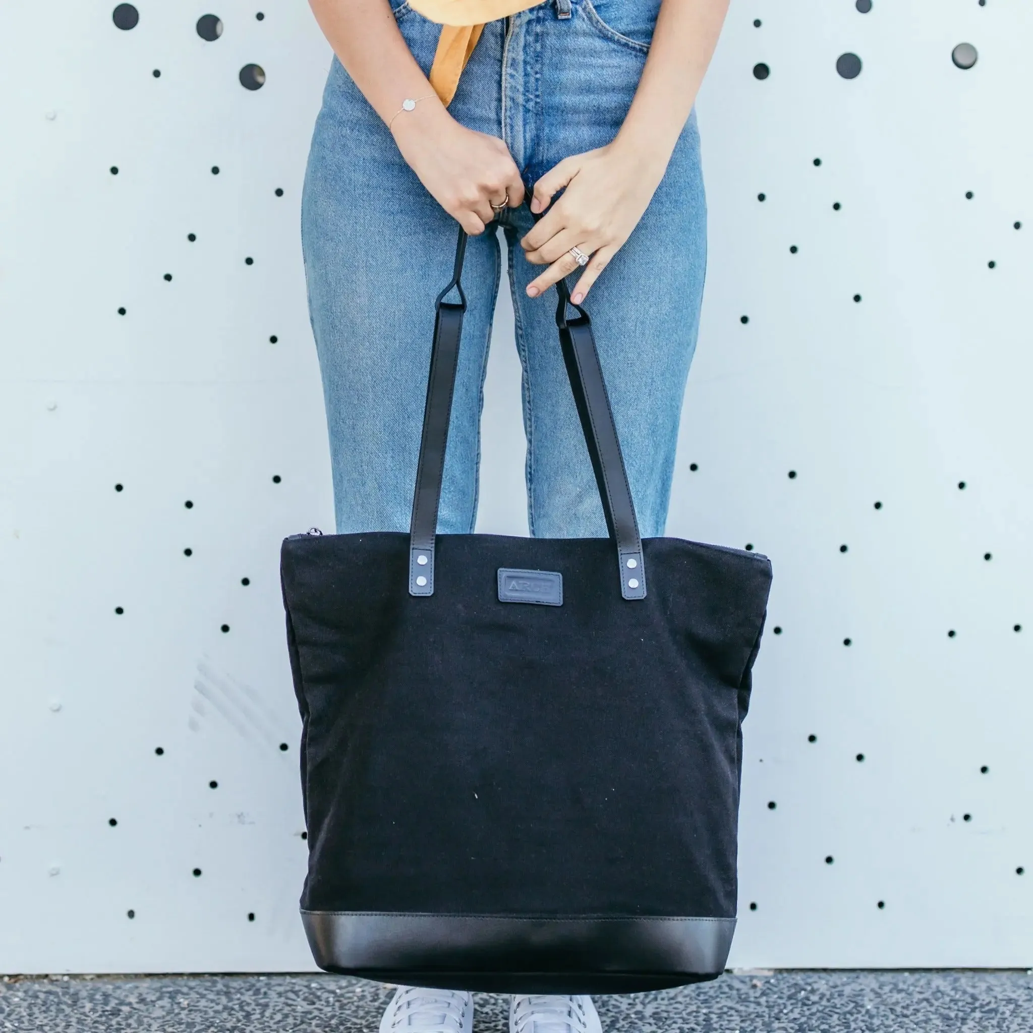 ARCH Ultimate Multitasker - LUXE Black