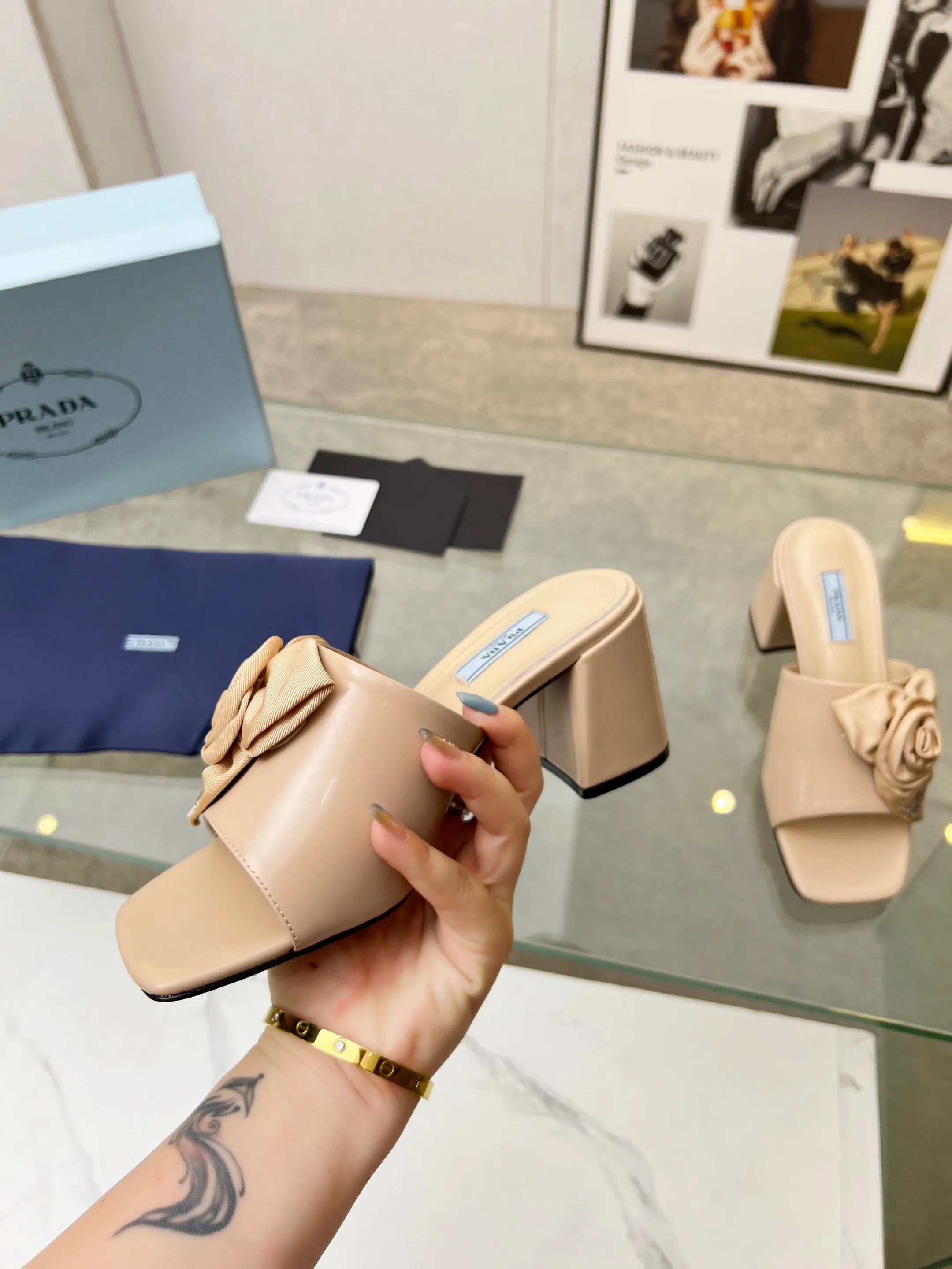 PRA FLOWER BLOCK HEELS 75 BEIGE CALFSKIN