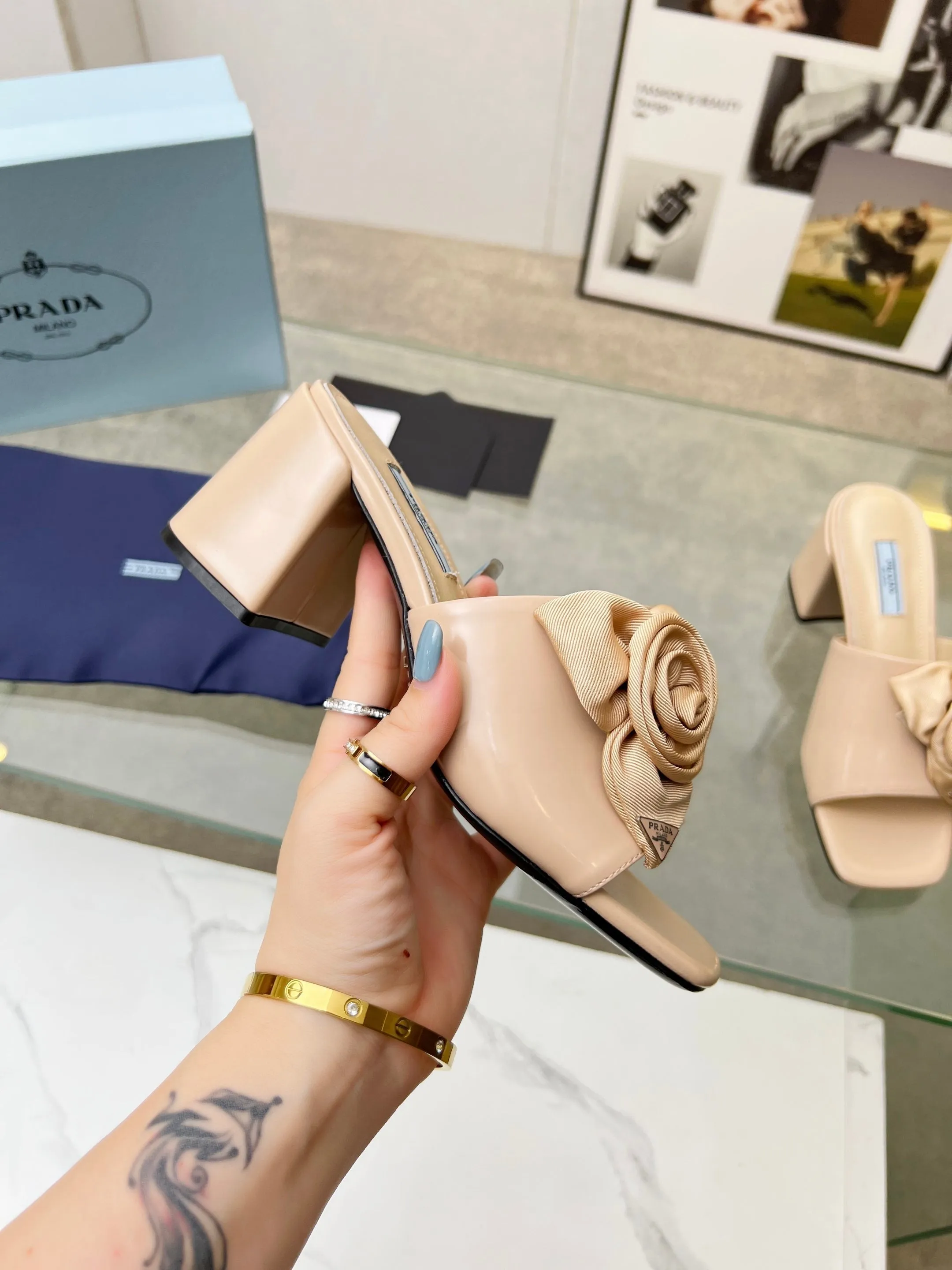 PRA FLOWER BLOCK HEELS 75 BEIGE CALFSKIN