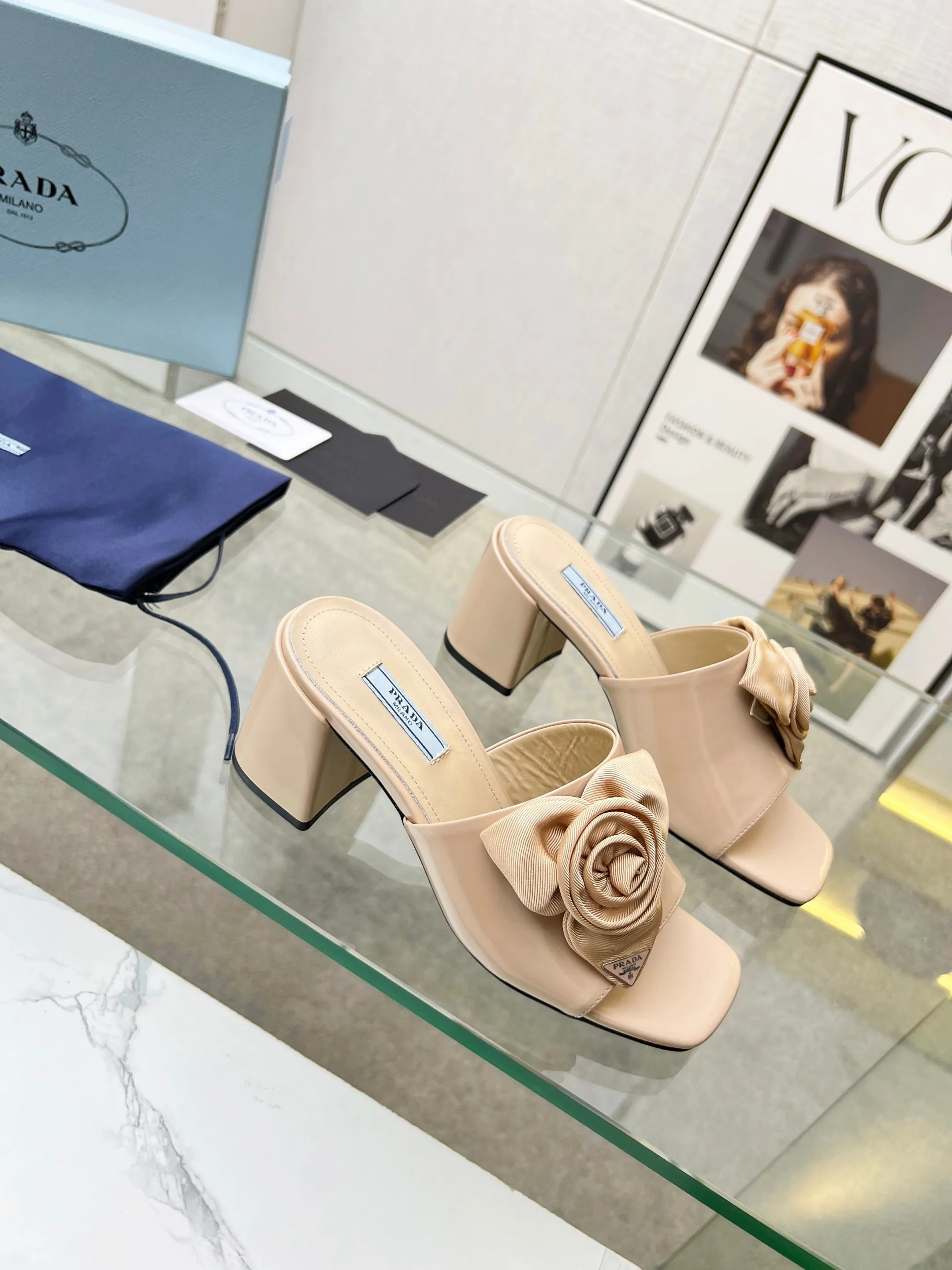 PRA FLOWER BLOCK HEELS 75 BEIGE CALFSKIN