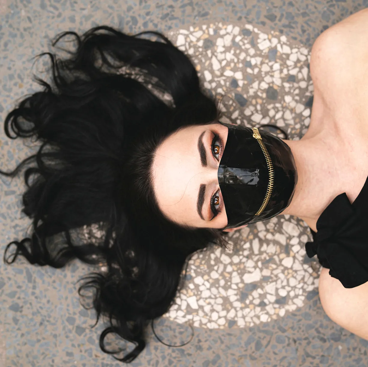 "Chelsea Smile" Latex Facemask with Inner Filter & Front Zipper