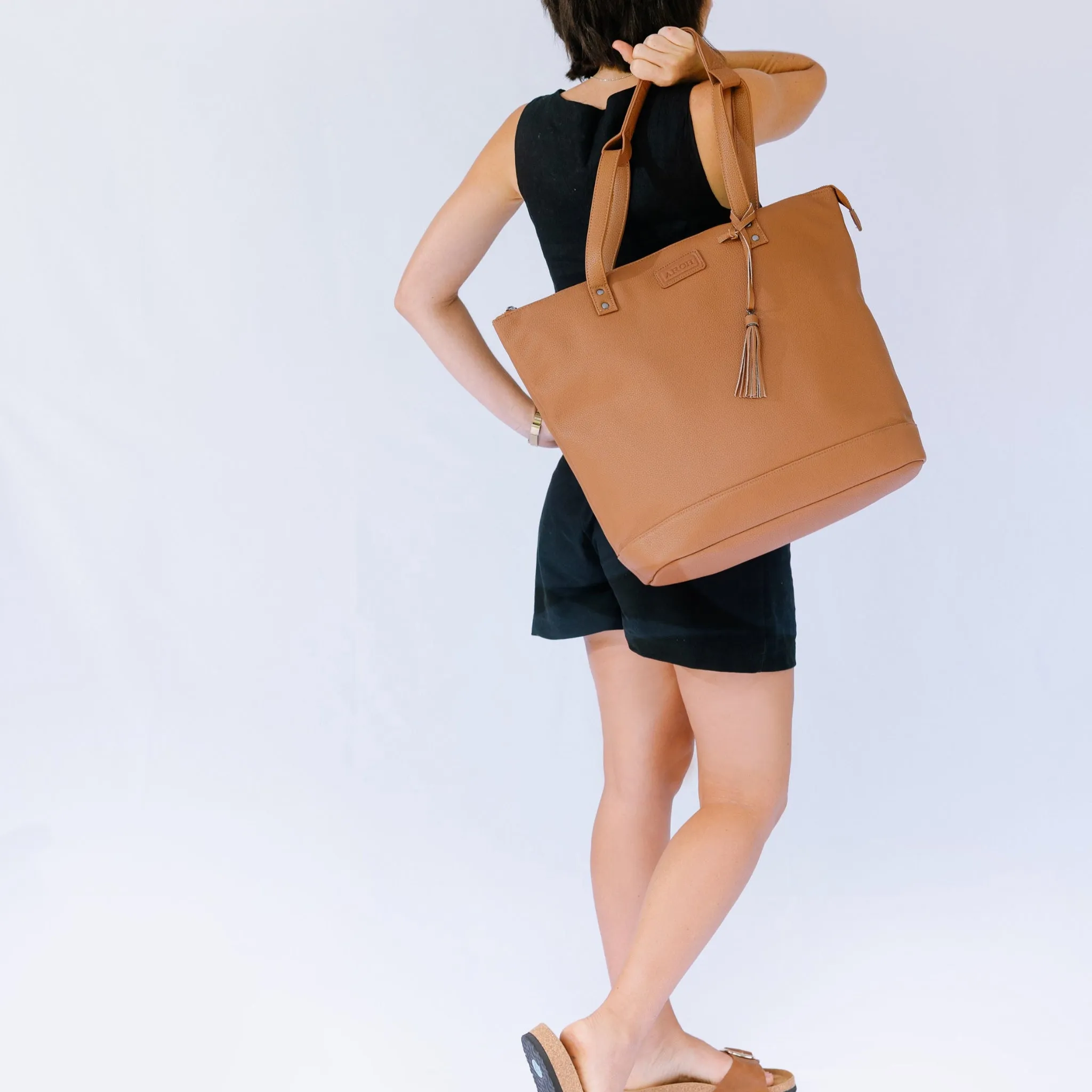 Ultimate Multitasker- LUXE Vegan Tan