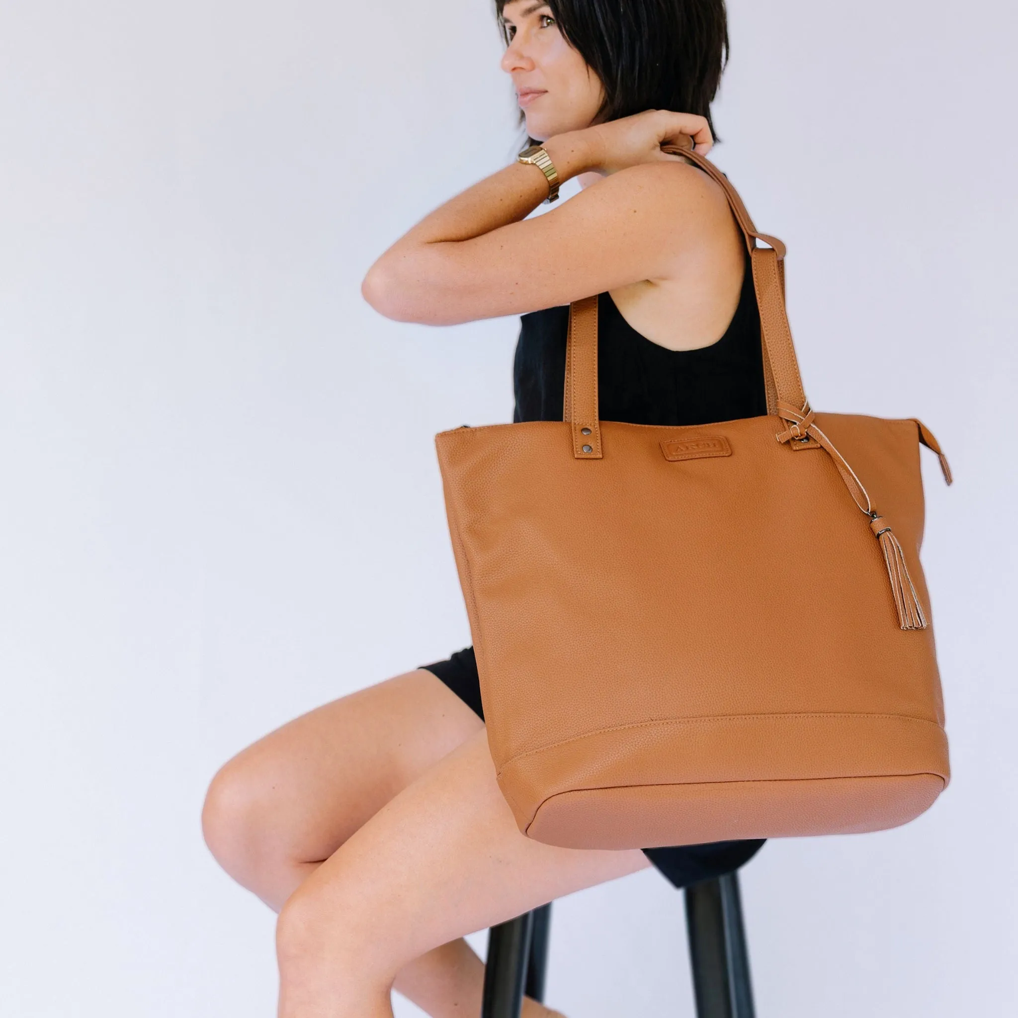 Ultimate Multitasker- LUXE Vegan Tan