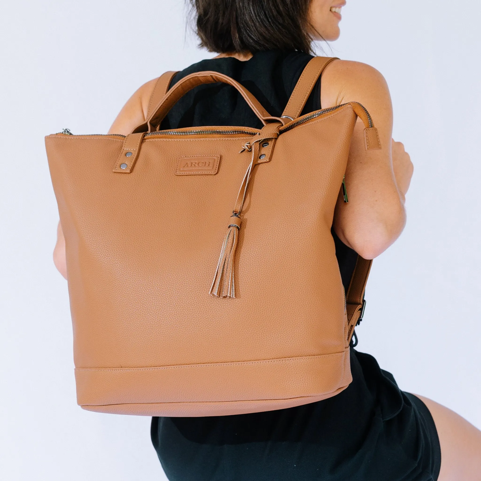 Ultimate Multitasker- LUXE Vegan Tan